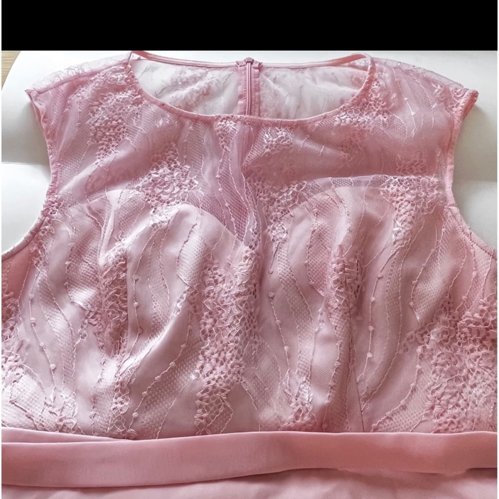 Women’s SHEIN Curve pink dress.